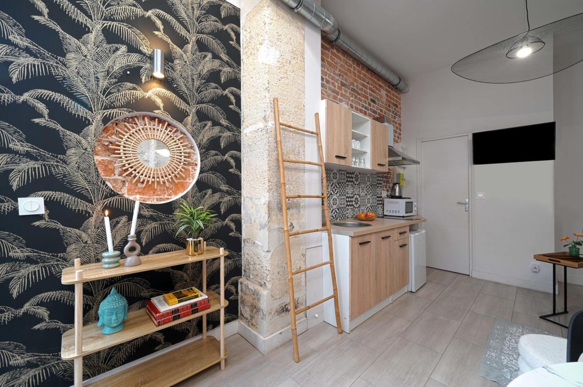 2 Bed Modern Fully Furnish Flat,Close To Buttes Chaumon Park Apartment ปารีส ภายนอก รูปภาพ