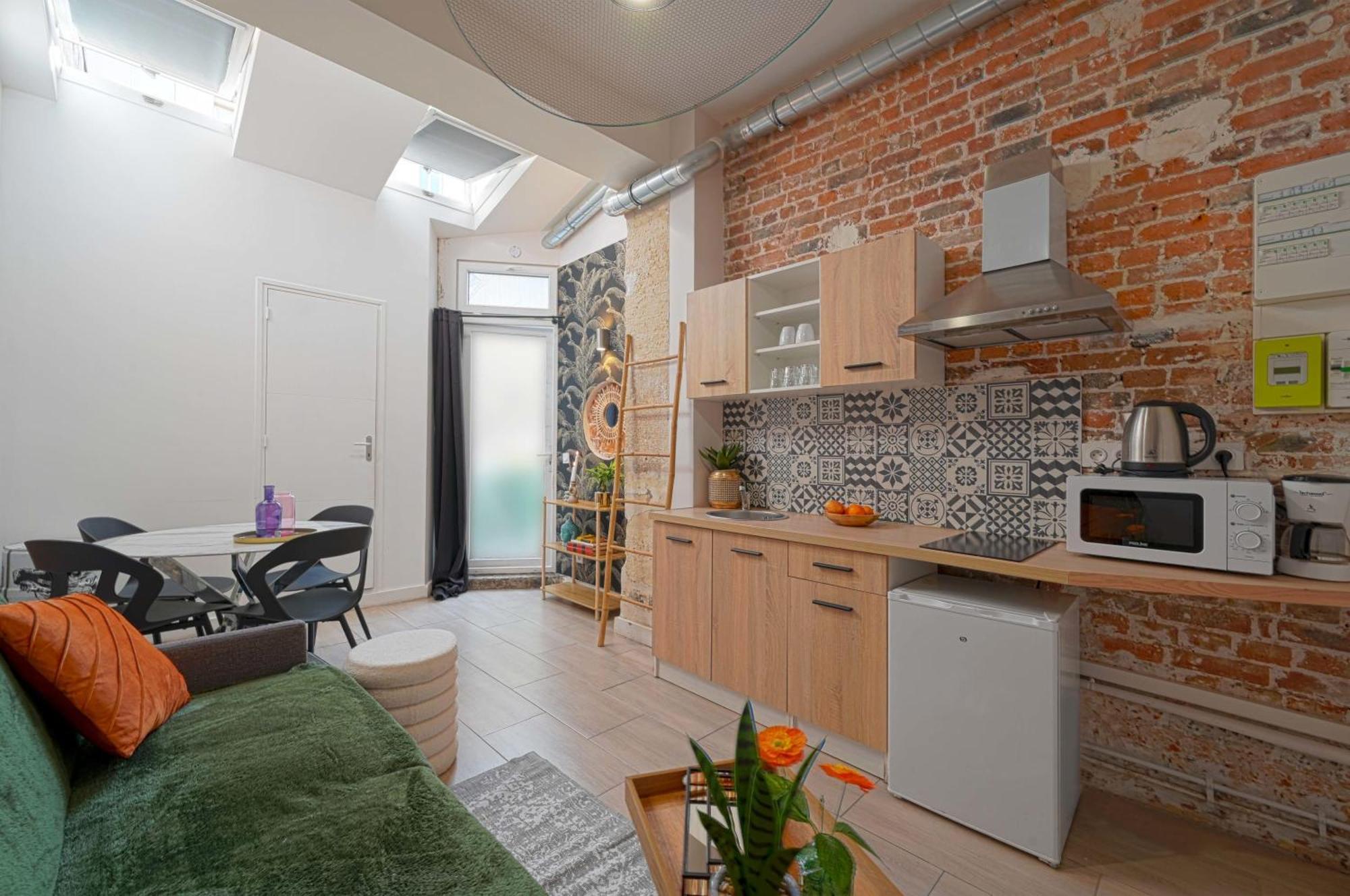 2 Bed Modern Fully Furnish Flat,Close To Buttes Chaumon Park Apartment ปารีส ภายนอก รูปภาพ